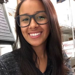 Meet your Posher, Raquel